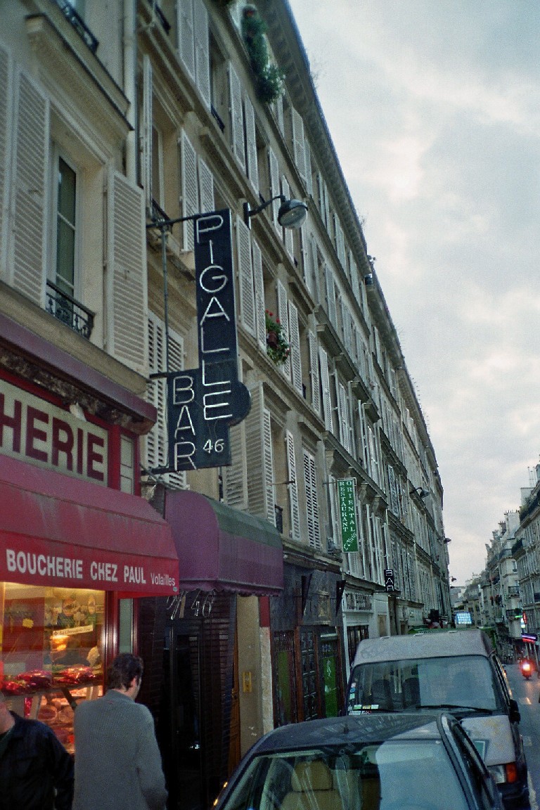 Baudelaire - Paris - Rue Pigalle, 46